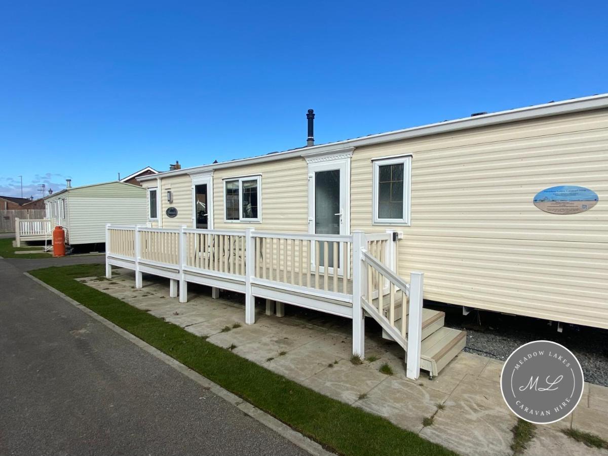 Palm Grove 2- Golden Palm - Pet Friendly, Wifi, Bed Linen, Central Heating - Meadow Lakes Caravan & Lodge Hire Chapel Saint Leonards Exterior photo